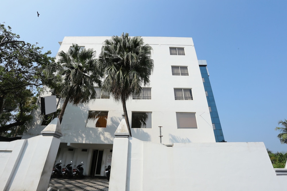 OYO Flagship 16910 Hotel Prince Palace pet-friendly hotel Thiruvananthapuram