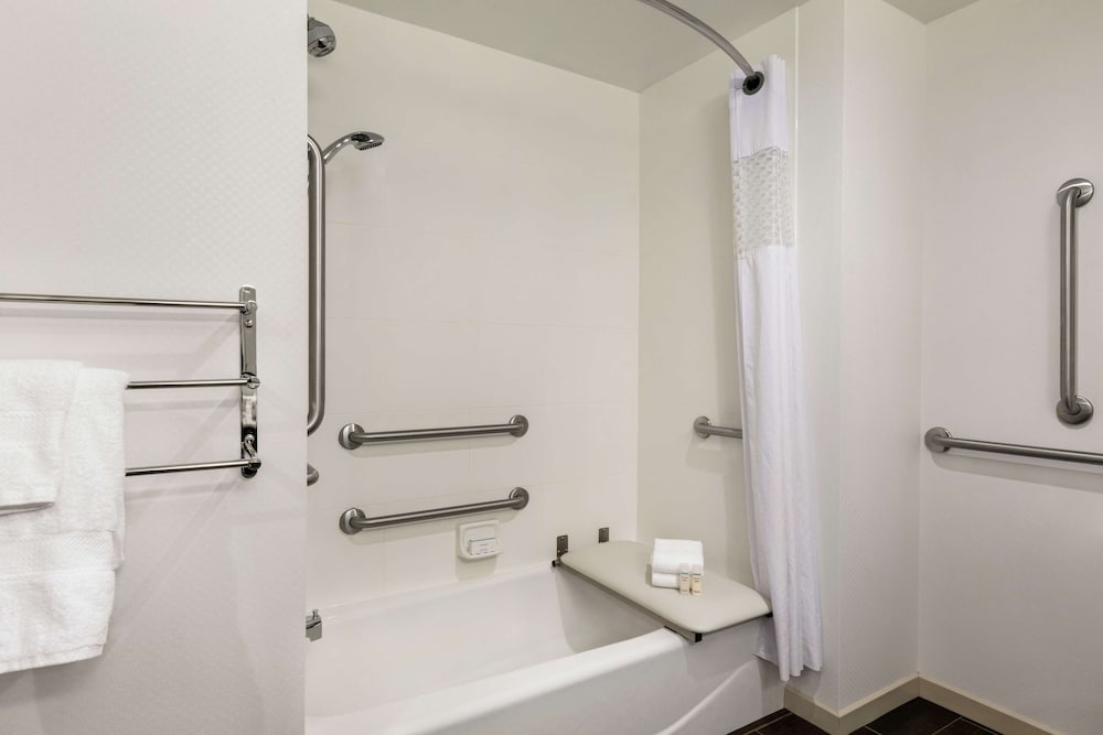 Hampton Inn Penn Yan - photo 39