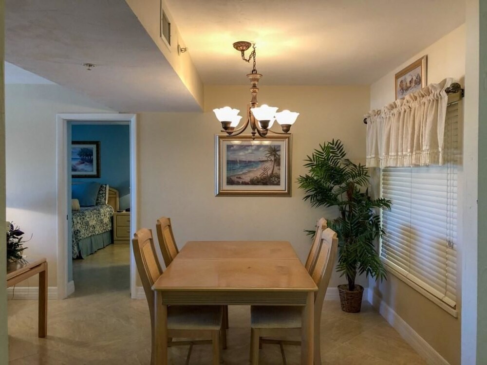 Santa Maria Harbour Resort 202 Weekly 2 Bedroom Condo by RedAwning - photo 8