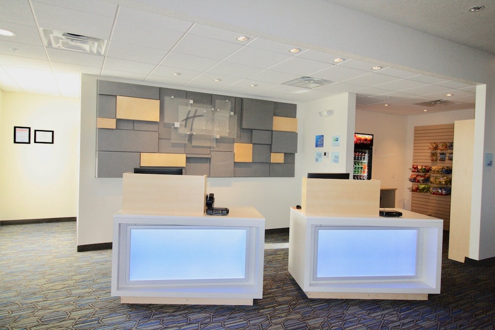 Holiday Inn Express & Suites Kirksville University Area by IHG - photo 24