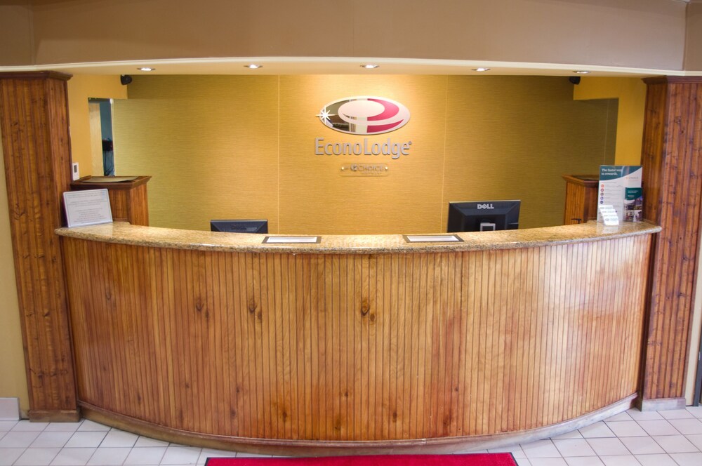 Howard Johnson by Wyndham Urbana - photo 3