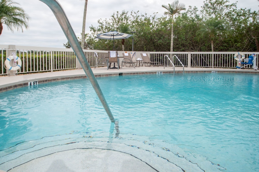 Hampton Inn Port Charlotte - photo 25