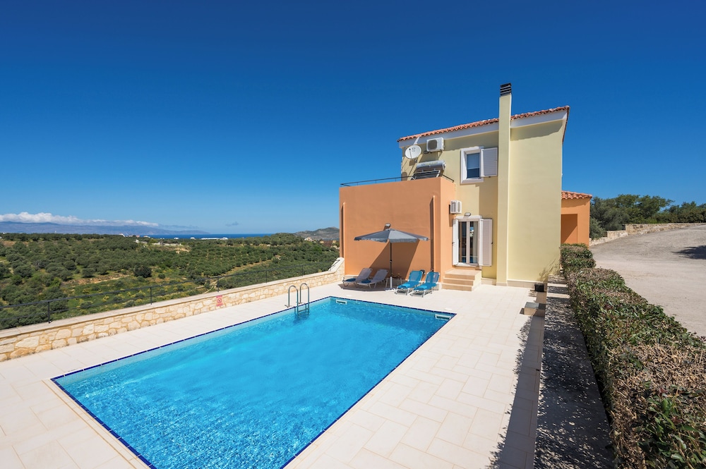 Olive Tree Villa — 4-Star Luxury Hotel in Chania, Greece