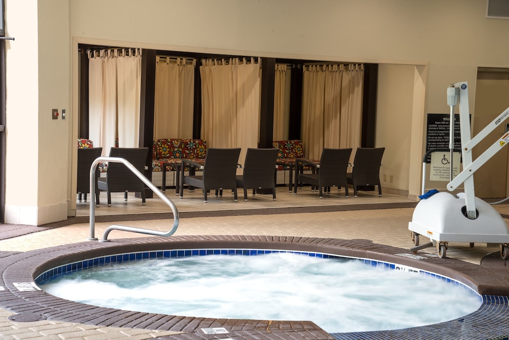 Hampton Inn Charleston Southridge - photo 36