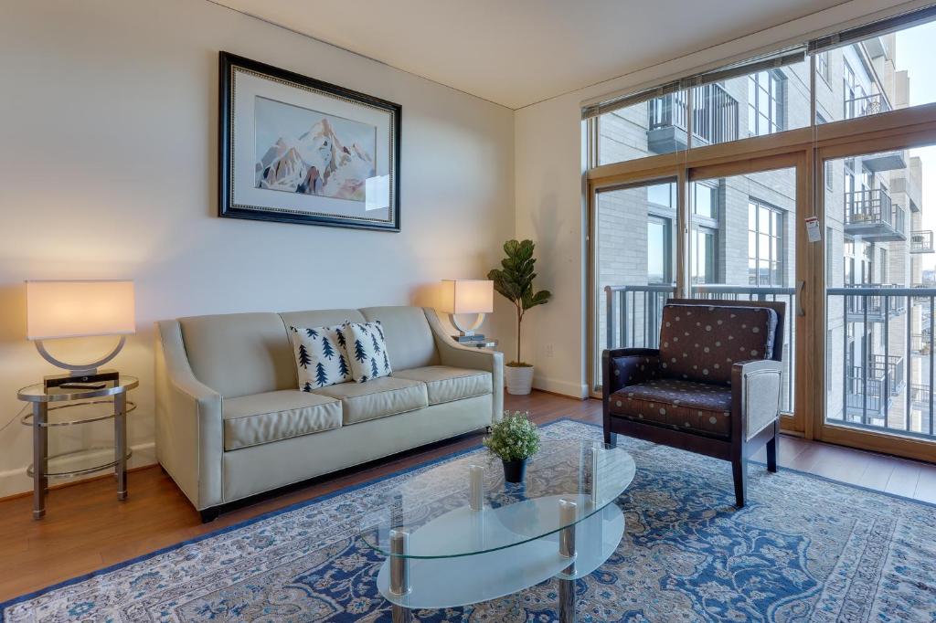 Spacious Downtown Location great for work and relaxing - photo 19
