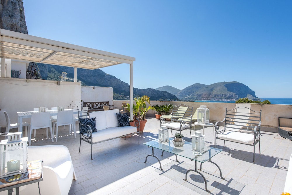 Casa Annibale con Vista Mare by Wonderful Italy — 4-Star Luxury Hotel in Palermo, Italy