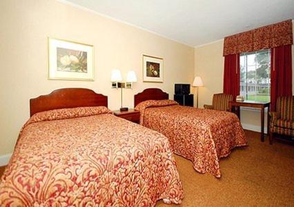 Ambassador Inn - photo 8