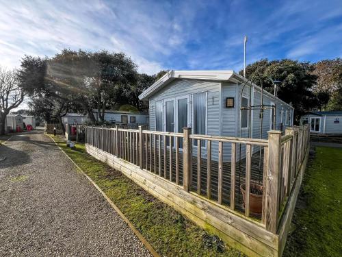 Beautiful Caravan With Decking At Azure Seas Ref 32060Az in Lowestoft, United Kingdom