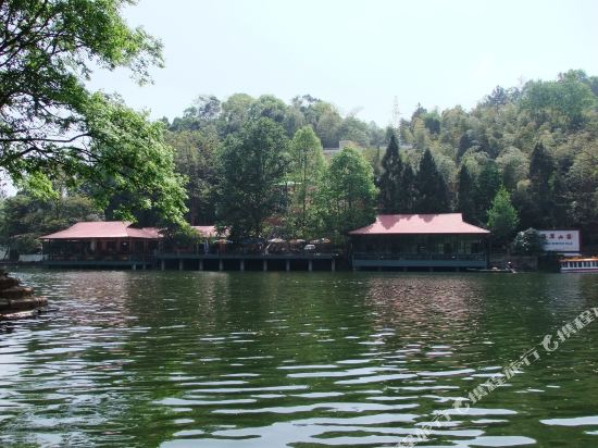 Chaoyang Lake Jade Holiday Villa Hotel in Puyang, People's Republic of China