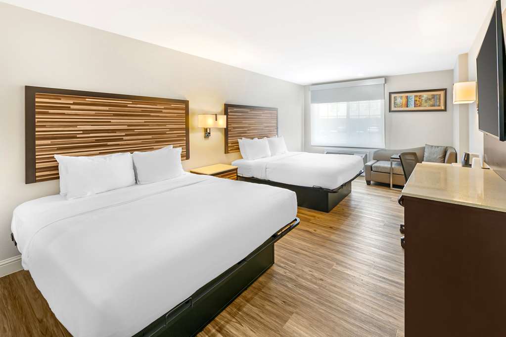 Quality Inn & Suites Sacramento Downtown Area - photo 23