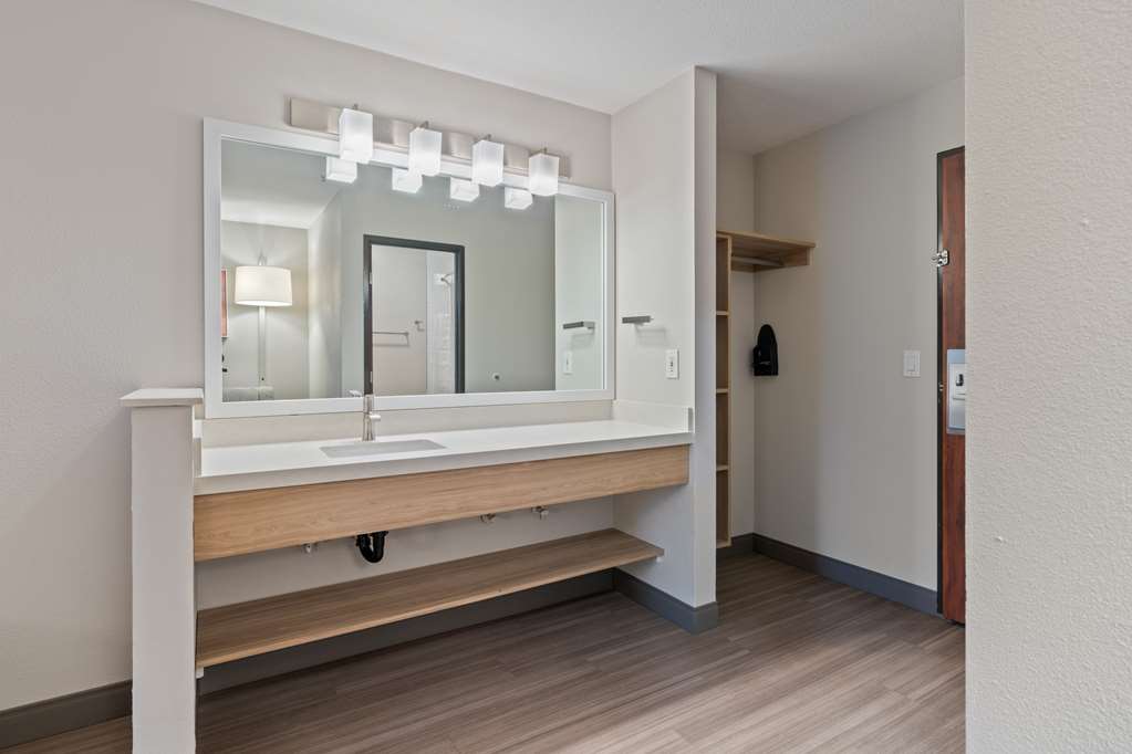 Best Western Lake Oswego Portland Hotel & Suites - photo 70