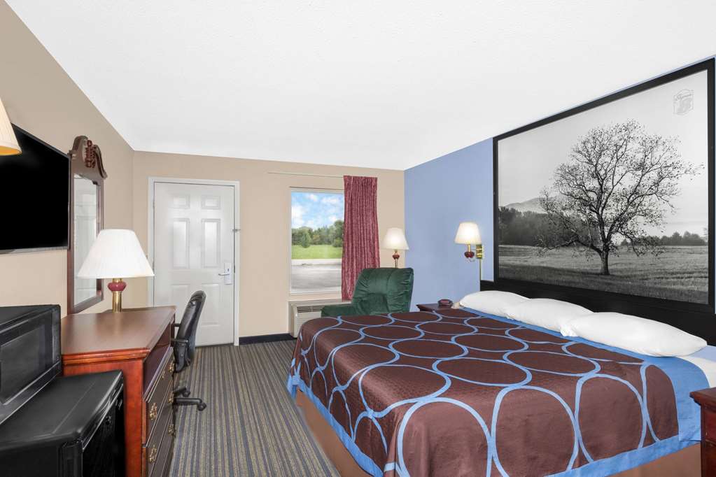 Super 8 by Wyndham Whiteville - photo 13