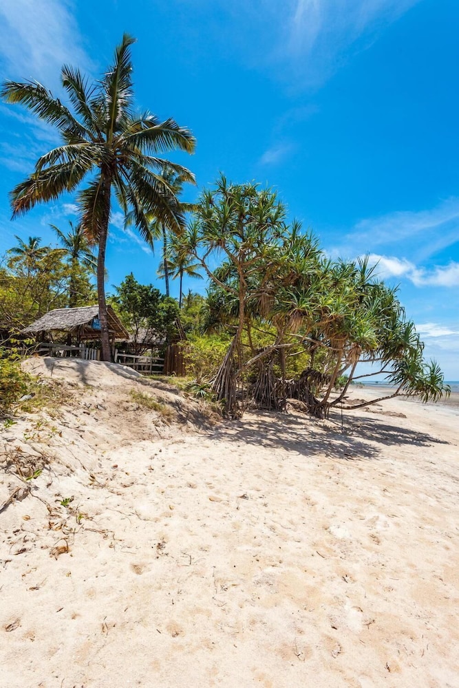 Capricorn Beach Cottages — hotel in Pangani