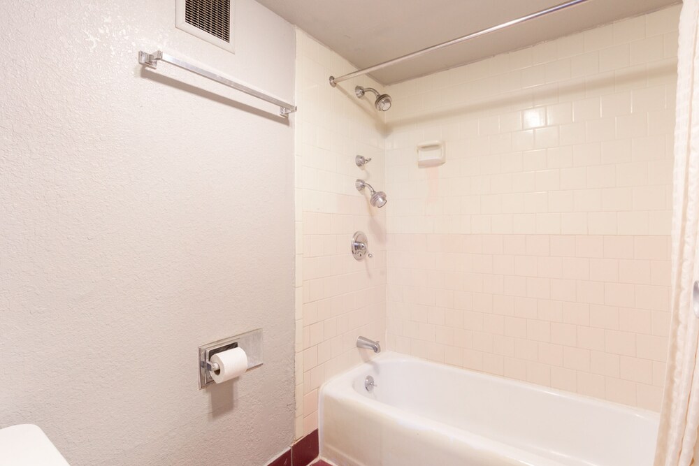 Hotel Oklahoma City Lincoln Blvd - photo 18