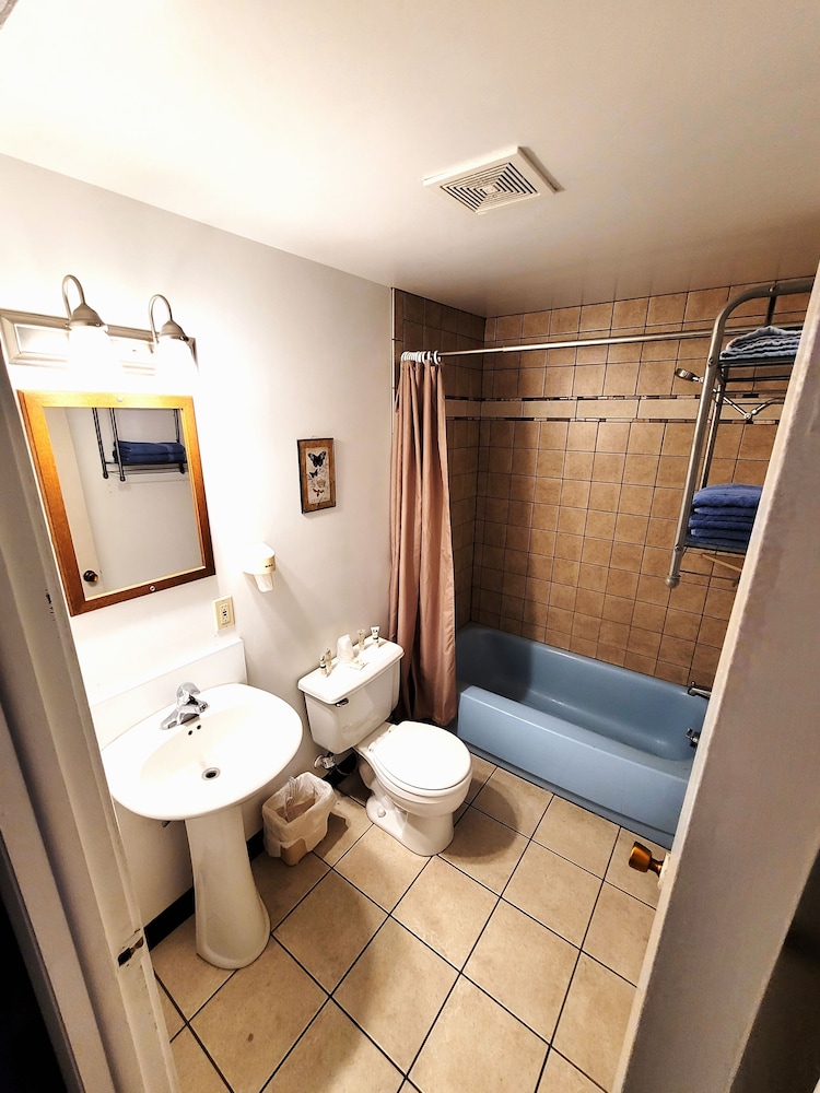 Norman Motel - photo 31