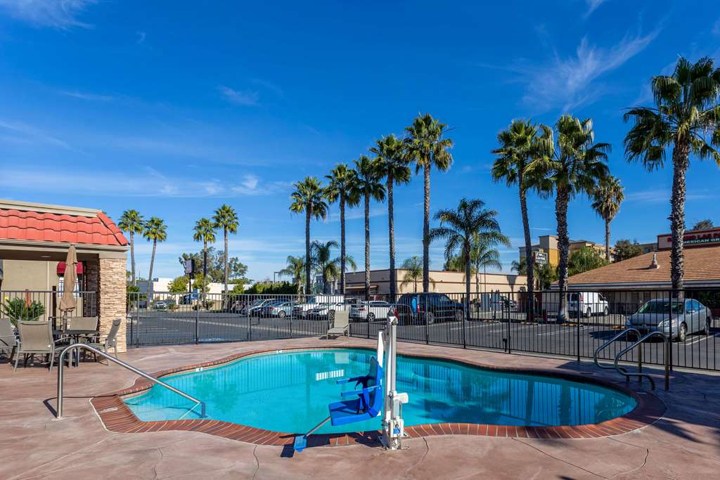 Econo Lodge Inn & Suites Escondido Downtown - photo 27