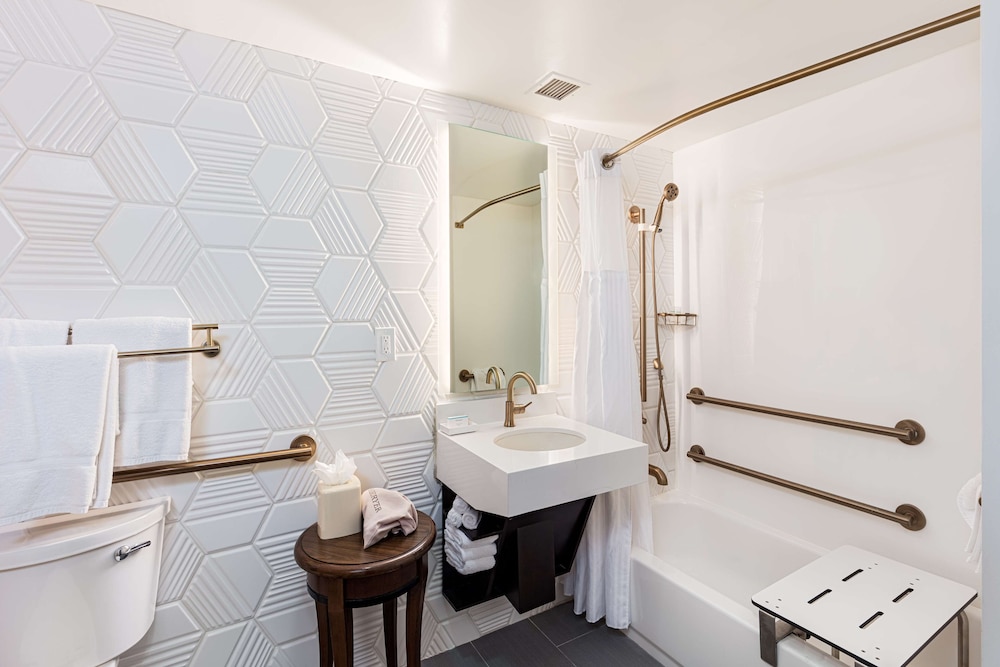 Hilton Garden Inn Los Angeles Hollywood - photo 10