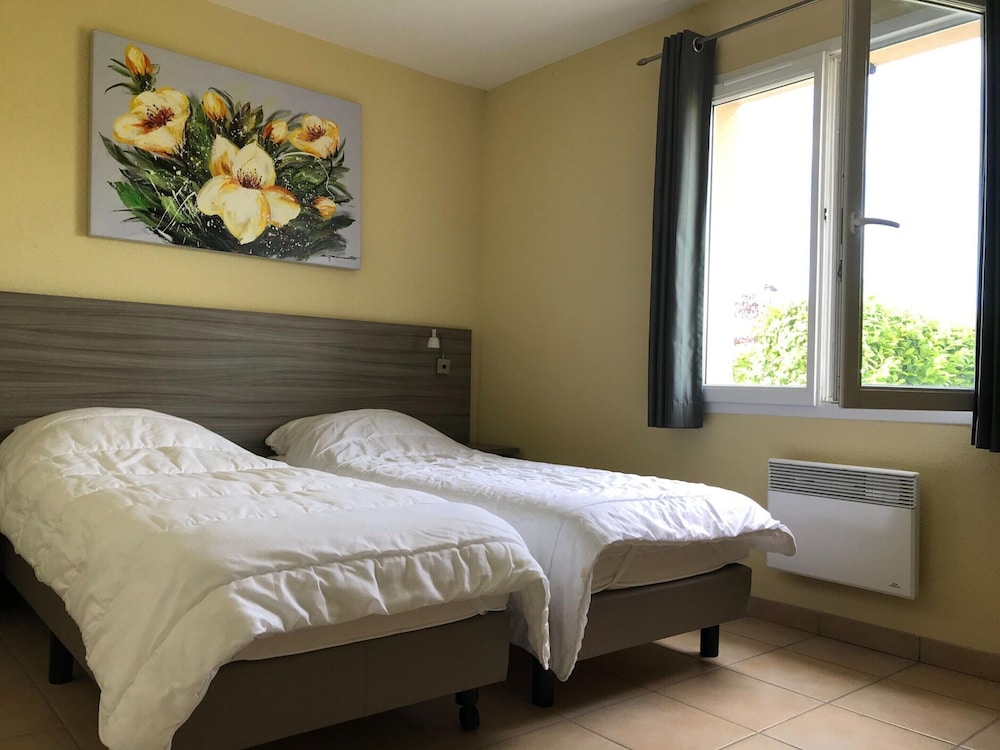 Villa in Les Forges With Golf & Pool Access — Les Forges — photo 3