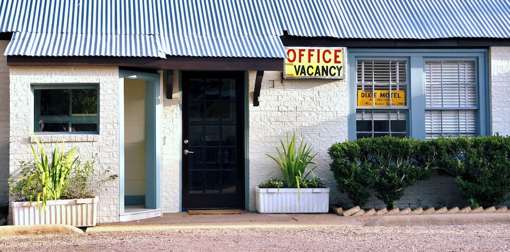 The Dixie Motel Brenham - photo 35