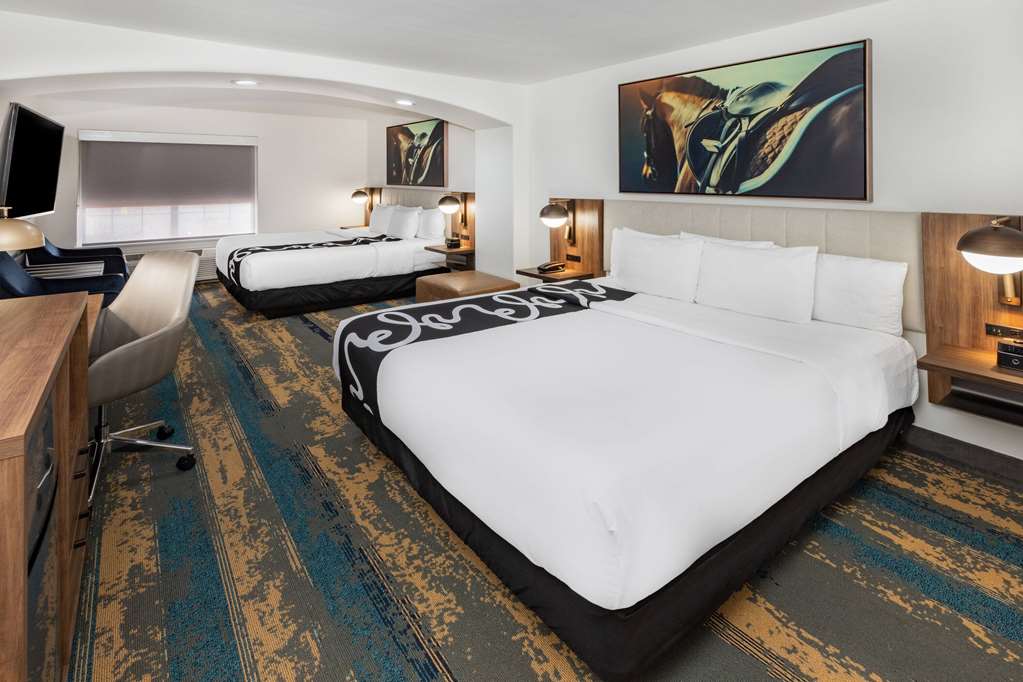 La Quinta Inn & Suites by Wyndham Pharr RGV Medical Center - photo 16