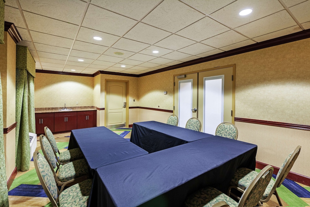 Hampton Inn & Suites Tulsa North Owasso - photo 57