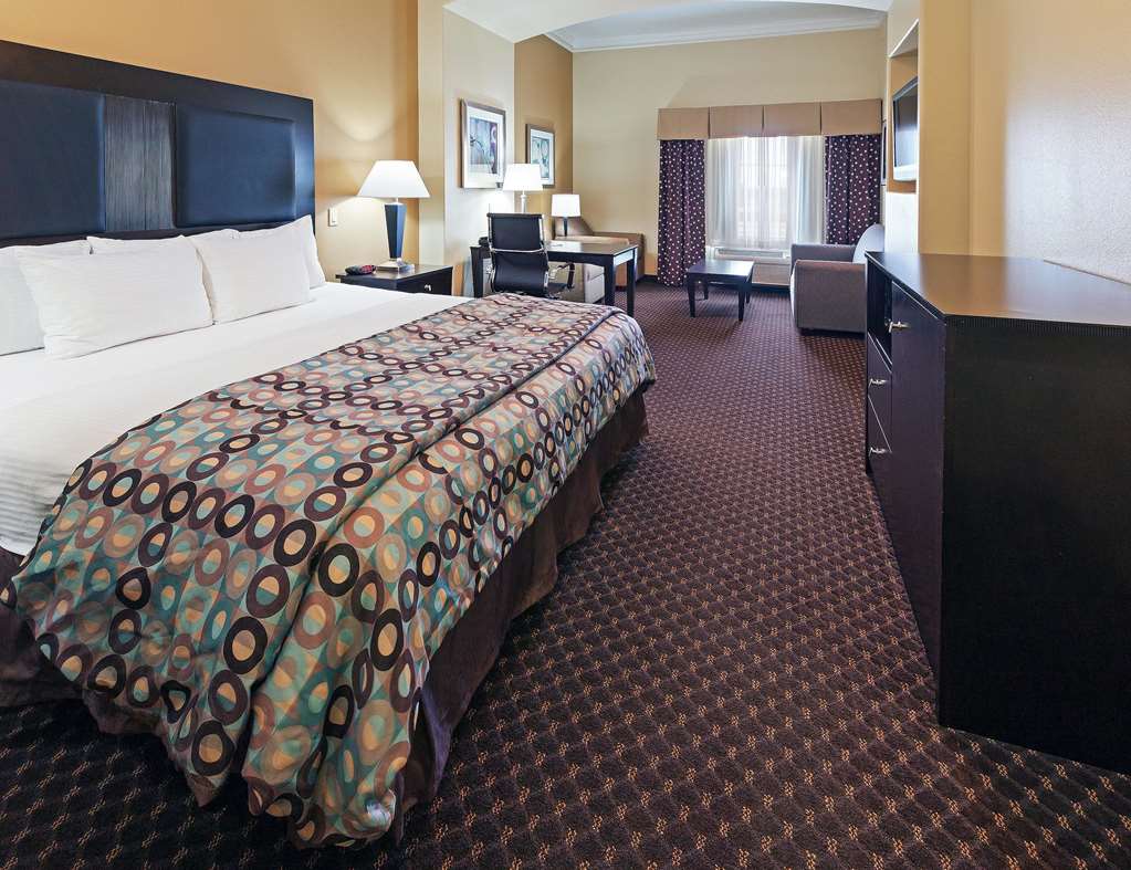 La Quinta Inn & Suites by Wyndham Alvin - photo 15