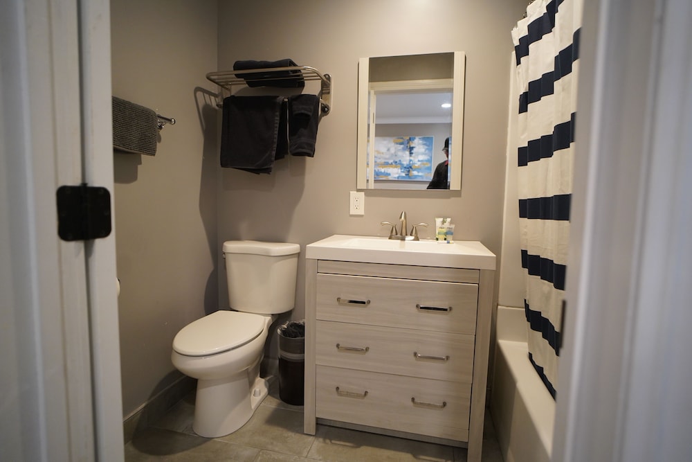 Anaheim Executive Inn & Suites - photo 107