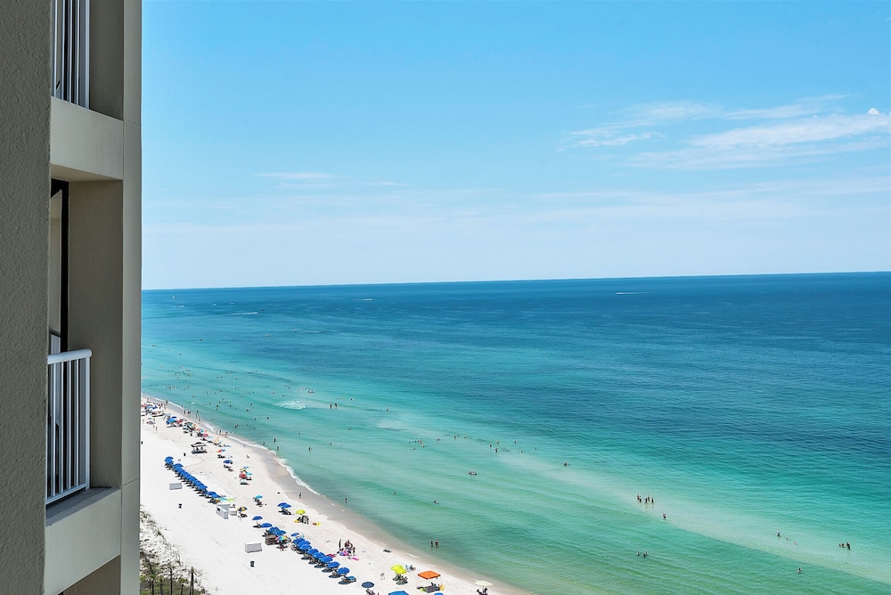 Come See Why This Is The Best Condo At Grand Panama Rooftop Pool tiki Bar — 4-Star Luxury Hotel in Panama City Beach, United States