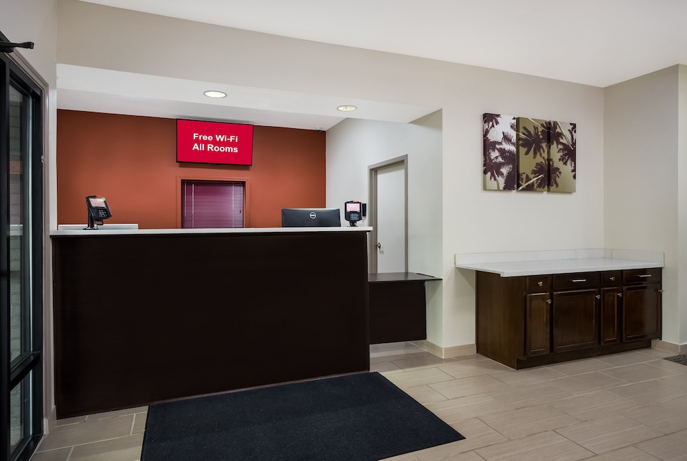 Red Roof Inn & Suites Thomasville - photo 3