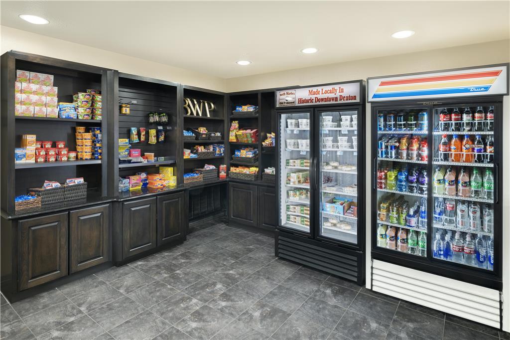 Best Western Premier Crown Chase Inn & Suites - photo 31