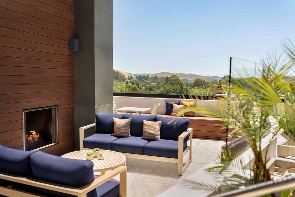 La Quinta Inn & Suites by Wyndham San Luis Obispo Downtown - photo 11