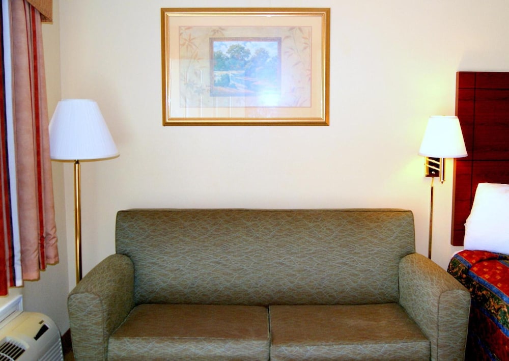 Red Carpet Inn - photo 27