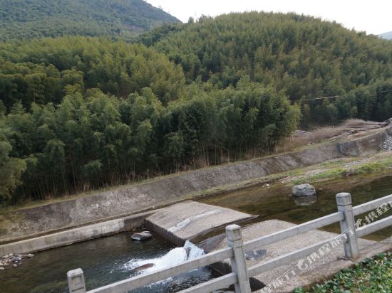 Lingshang Jiuyin Manor - carbon neutral hotel in Deqing