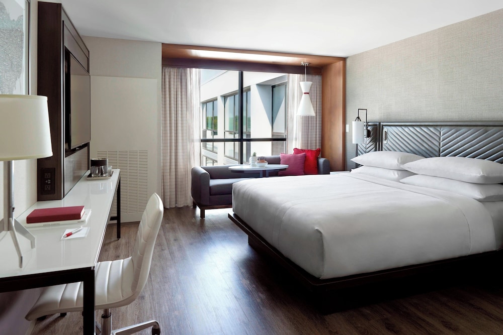 Marriott Columbus University Area - photo 11