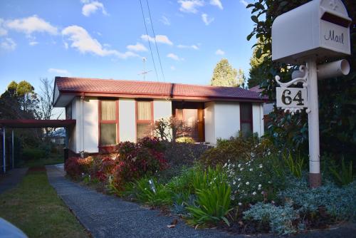 Three Sisters Garden Cottage — 4-Star Luxury Hotel in Katoomba, Australia