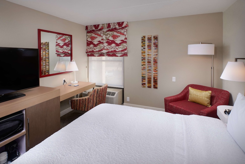 Hampton Inn & Suites Phoenix Scottsdale on Shea Boulevard - photo 22