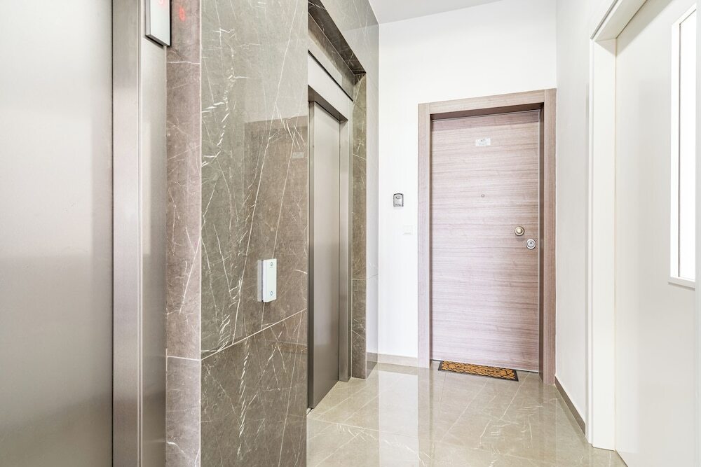 Yamas Urban Living Platinum 77 Apartments