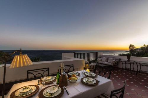 Penthouse Paradise — 4-Star Luxury Hotel in Almunecar, Spain