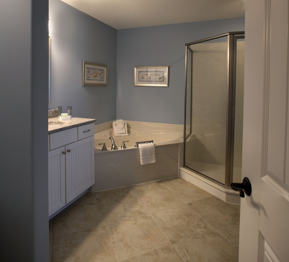 Bluewater Resort & Marina by Spinnaker Resorts - photo 15