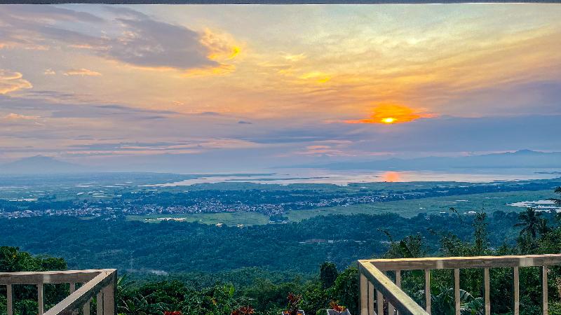 Caliraya Heights Resorts and Events Place — 4-Star Luxury Hotel in Lumbang, Philippines