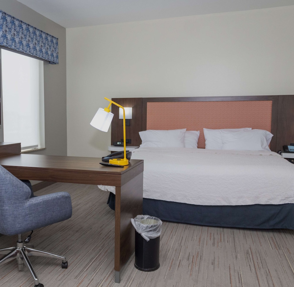 Hampton Inn & Suites Riverton - photo 22