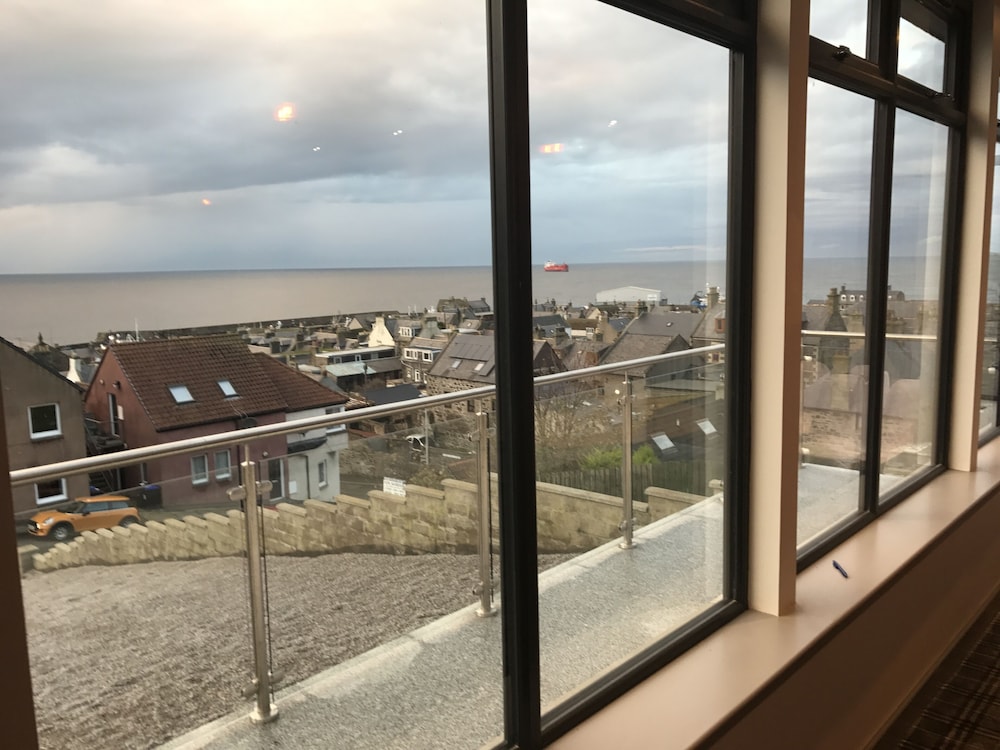 The Knowes Hotel & Restaurant - carbon neutral hotel in Macduff