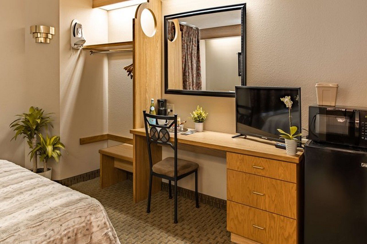 Howard Johnson Lincoln - photo 7
