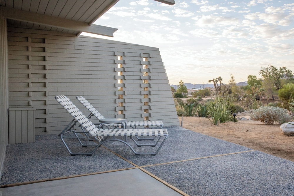 The Bungalows by Homestead Modern at The Joshua Tree Retreat Center - photo 49