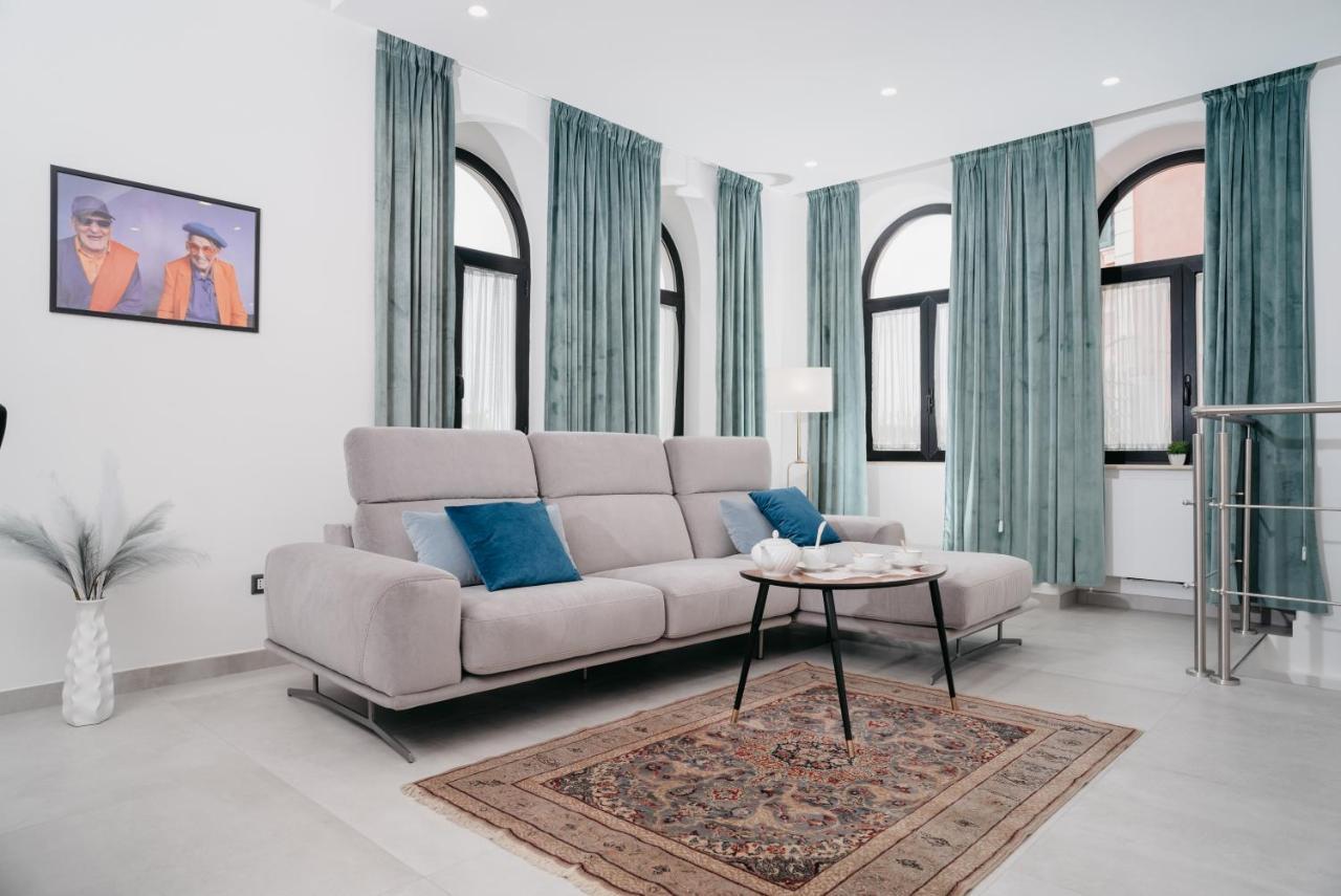 Vista Napoli ''Il Nuovo Appartamento'' — 4-Star Luxury Hotel in Naples, Italy