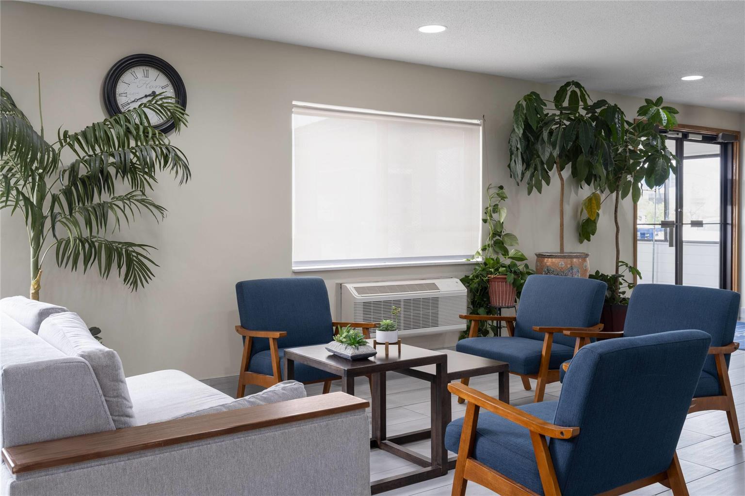Travelodge by Wyndham Fargo West Acres - photo 4