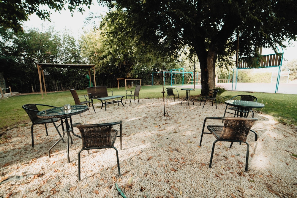 Albergue Multiaventura Active Andalucia — hotel in Almodovar Del Rio