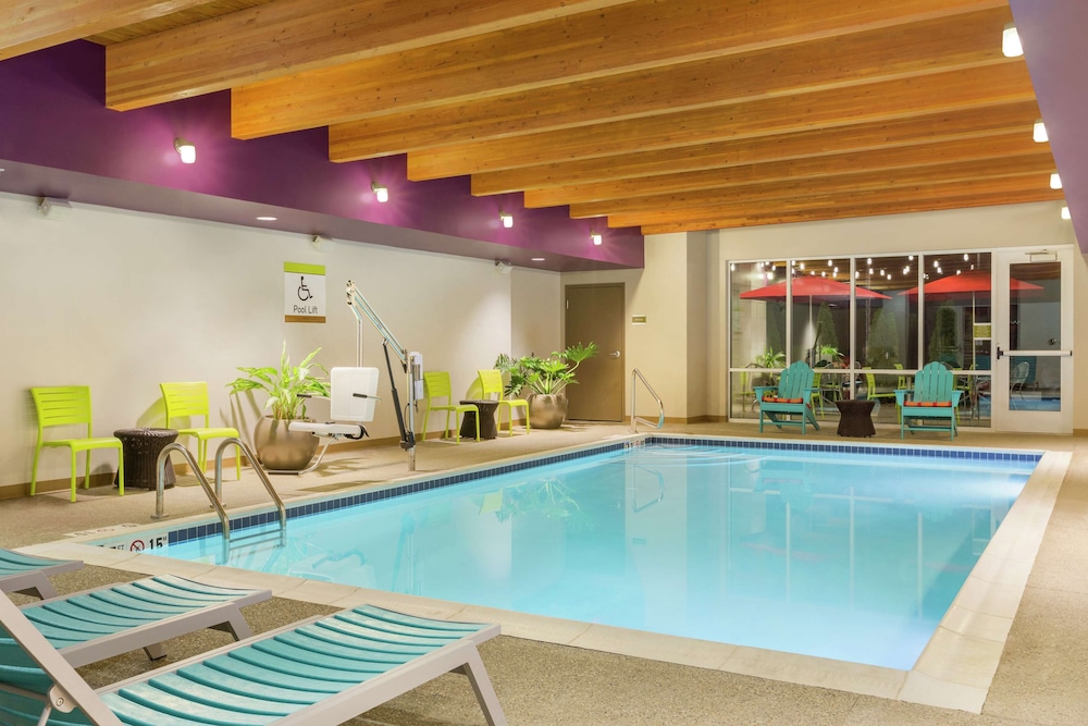 Home2 Suites by Hilton Canton - photo 21