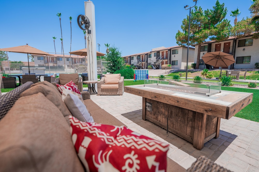 248 Fully Furnished 1BR Suite Pet Friendly — 4-Star Luxury Hotel in Scottsdale, United States