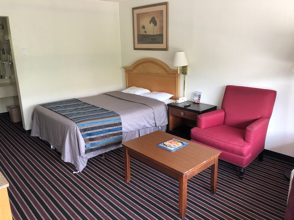 Americas Best Value Inn Norfolk Airport Area - photo 7